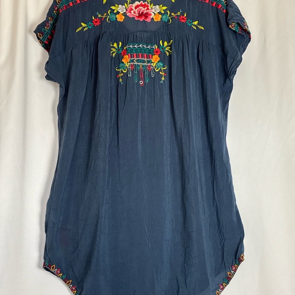 Johnny Was Blouse Womens Medium Blue Floral Tunic Boho Southwestern Artisan FLAW - Picture 3 of 12